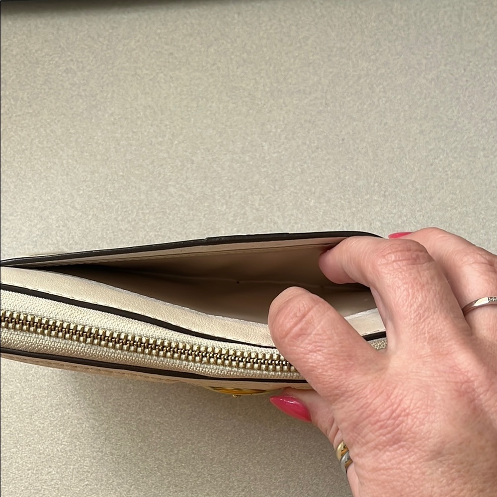 Coach Cream Leather Wallet - Picture 2 of 7
